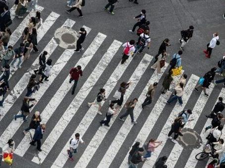 Markets extend record run as trade dominates